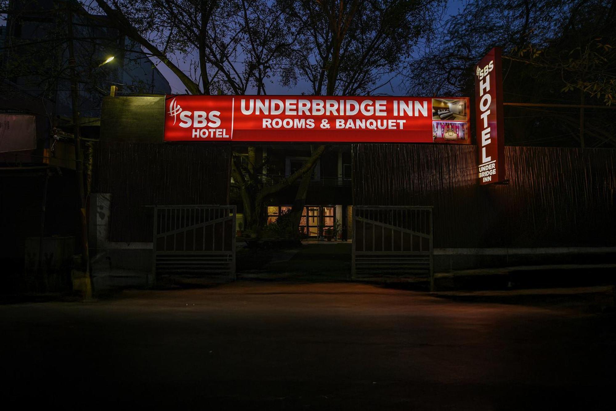 Fabhotel Under Bridge Нью-Дели Экстерьер фото