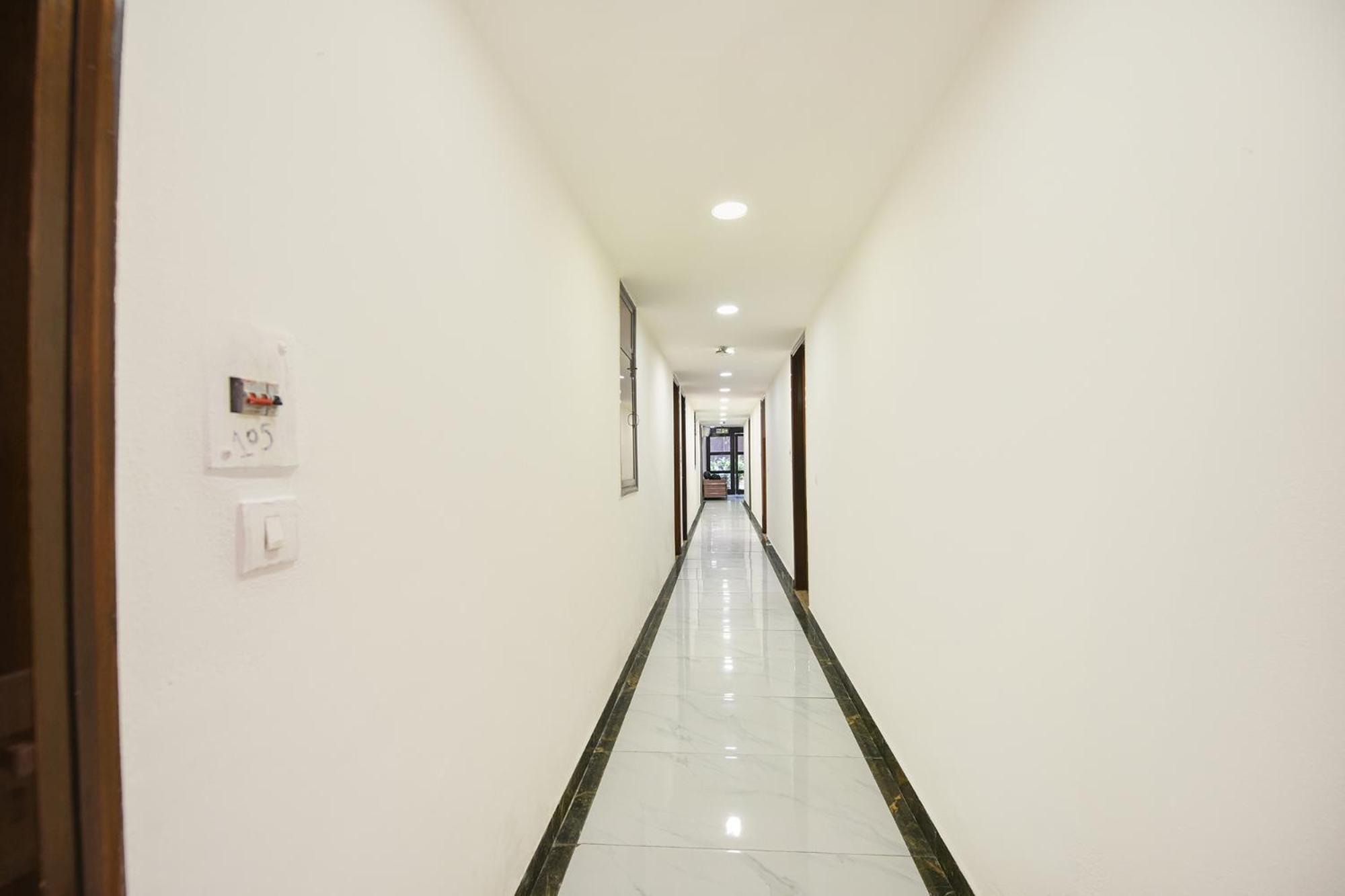 Fabhotel Under Bridge Нью-Дели Экстерьер фото